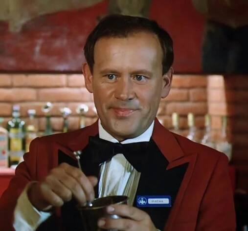 Karel Augusta v komedii Buldoci a třešně (1981, režie Juraj Herz)