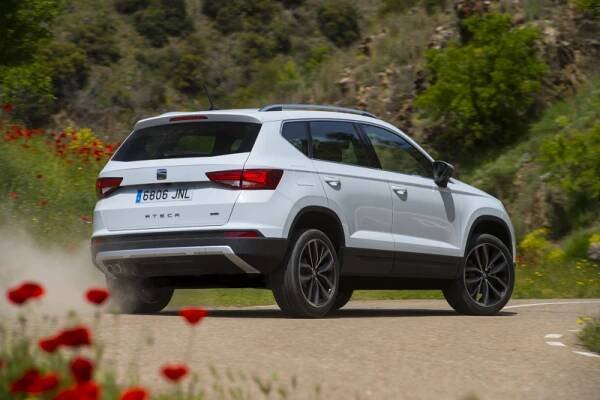 Seat Ateca na pořádné sadě fotek, máme i kompletní český ceník | Autoforum.cz