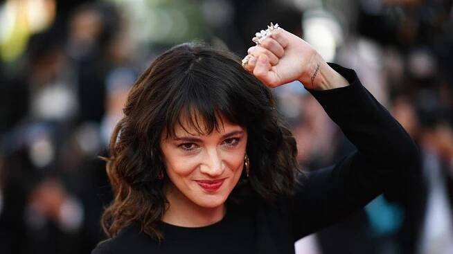 Iniciátorka kampaně #MeToo měla sama zneužít nezletilého herce. Zaplatila mu za mlčení