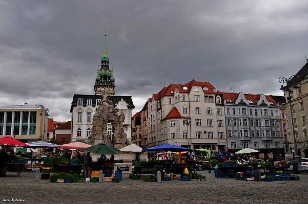 Májová procházka centrem Brna. Slavný Zelný trh žije a voní ovocem. Podívejte se