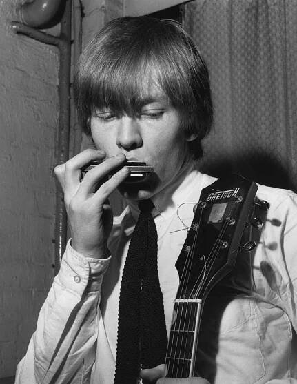 Brian Jones: *28.2.1942 – †3.7.1969, britský kytarista a multiinstrumentalista
