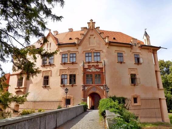 Zámek Vrchotovy Janovice - Zajimavamista.cz