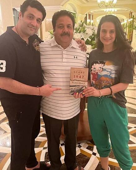 Ameesha Patel : Net Worth, Height, Weight, Age, Affairs, Wiki, Facts and Figures 11