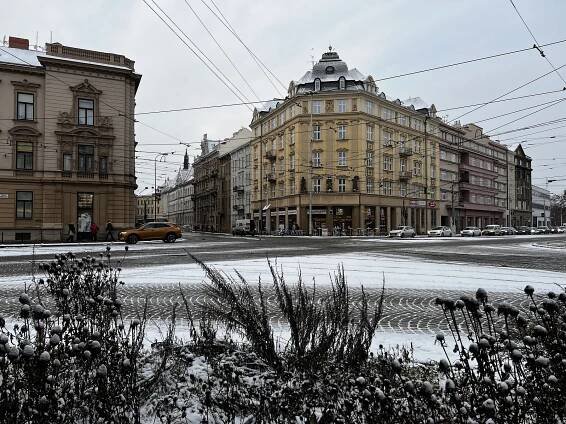Sněžení na Olomoucku není pro tento týden konec. Dříve ale pořádně přituhne