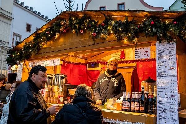Český Krumlov ruší kvůli covidovým opatřením adventní program na náměstí