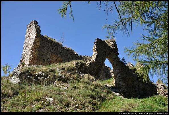 Hrad Vršatec / hrady-zriceniny.cz