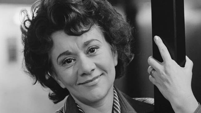 Joan Plowright Dead: British Stage Legend Was 95