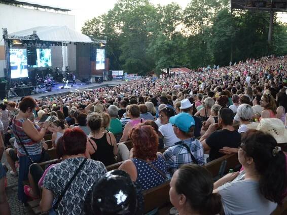 FOTO: Michal David zaplnil celé ústecké Letní kino