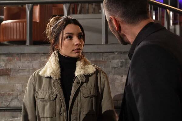 Yalnız Kurt - Episode 7 - Z filmu - Damla Colbay