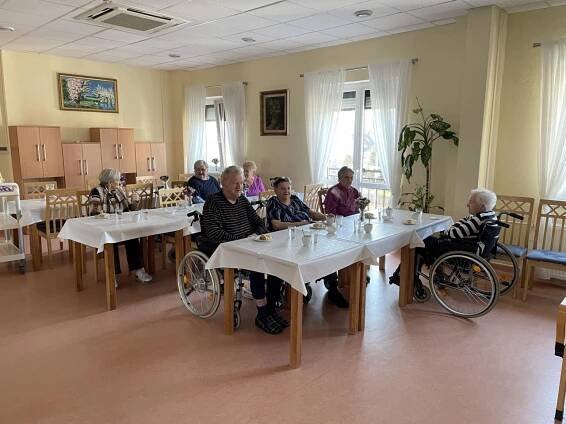 Narozeninové posezení - lednoví oslavenci - Oficiální stránky Domov pro seniory Heřmanův Městec