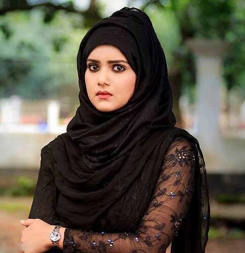 Tanjin Tisha Hijab Photo