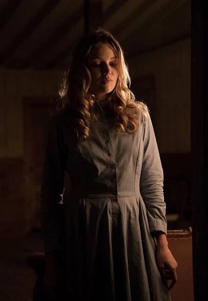 Kosti a skalp - Z filmu - Lili Simmons