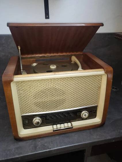 STARÉ RÁDIO S GRAMOFONEM TESLA - Starožitnosti