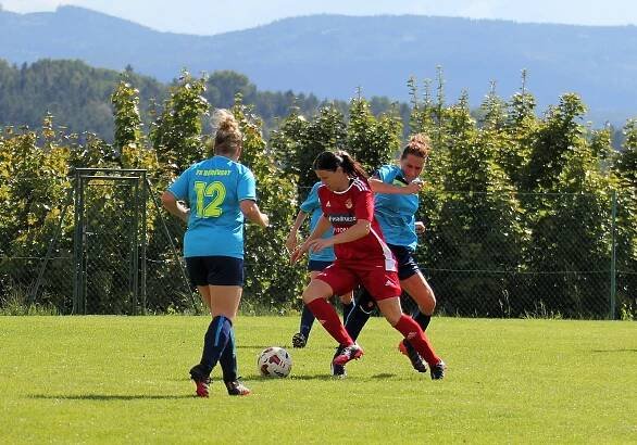 FOTO, VIDEO: Klatovské fotbalistky řádily na jihu, sedmi góly zničily Borovany