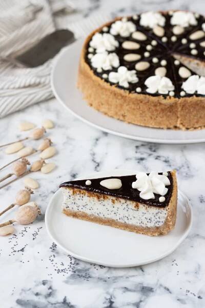 Na vidličku: Makový cheesecake s povidly