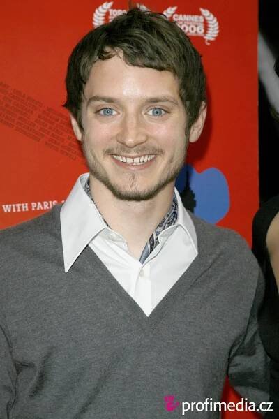 Elijah Wood - celebrity účes - HappyHair