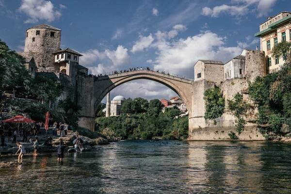 A first-timer's guide to Mostar, Bosnia including the best sights, restaurants, lodgiing and more.