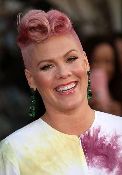 6x Pink na český způsob: Takhle se soutěžící ve Tváři pokusili napodobit popovou hvězdu