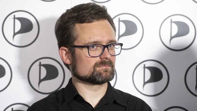 Peksa rezignoval na post místopředsedy Pirátů. Reagoval tak na setrvání Michálka