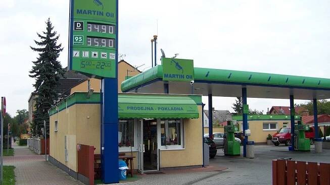 Kolik berou zaměstnanci na benzínkách? Odpověď Čechy překvapila