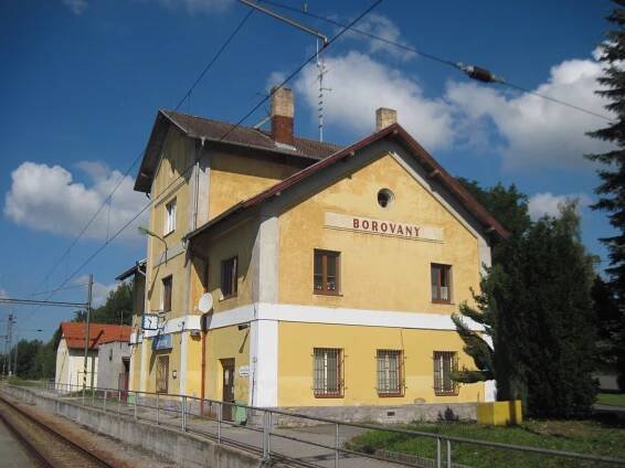 Soubor:Železniční stanice Borovany.jpg