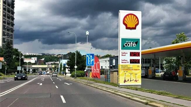 Řidiči se mohou radovat. Ceny pohonných hmot začaly klesat – faei.cz