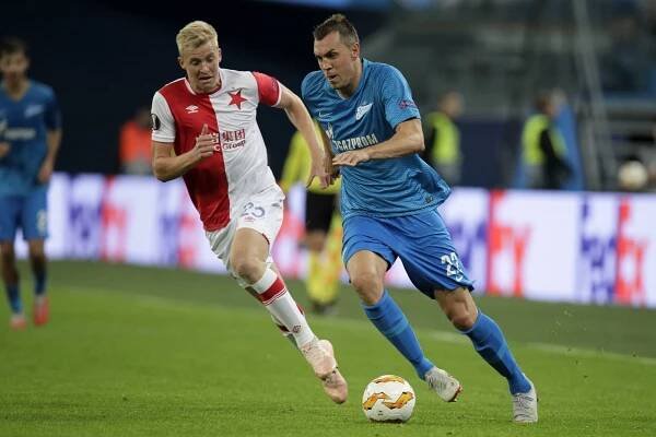 Pražská Slavia soupeřila se Zenitem Petrohrad v základní skupině Evropské ligy v sezoně 2018/2019.