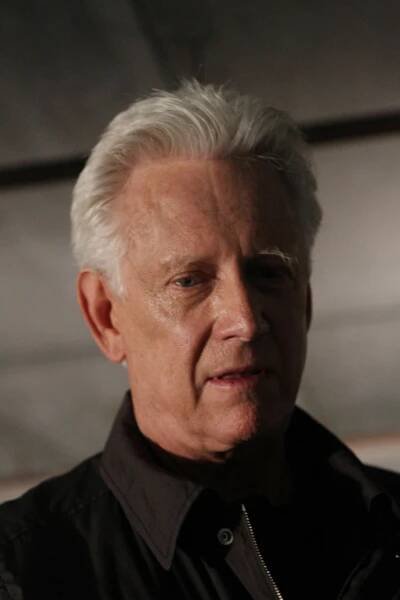 Poslední základna - Voluntold - Z filmu - Bruce Davison