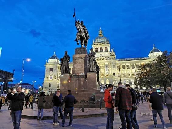 Praha - Na Václava na... - Náměstí