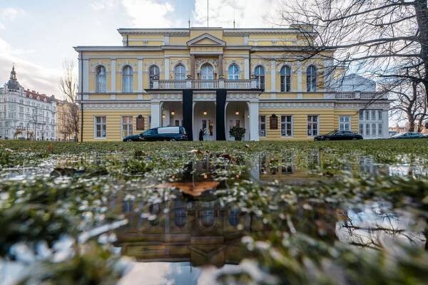 Dojemné poslední rozloučení s Danielem Plovajkem (†47): Žofín zaplavily slzy! VIP hosté slyšeli i Malého...