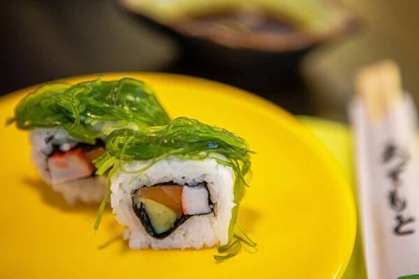 Vyzkoušeli jsme první olomoucké running sushi: pro vybranou dobrotu se stačí jen natáhnout - OLOMOUC.CZ