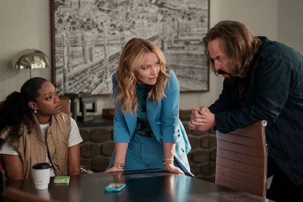 The Lincoln Lawyer. (L to R) Jazz Raycole as Izzy Letts, Becki Newton as Lorna Crane, Angus Sampson as Denis "Cisco" Wojciechowski in episode 309 