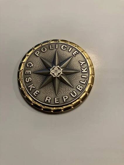 Plaketa Policie České republiky s dekretem