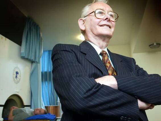 Nobel Prize winning physicist and MRI pioneer Sir Peter Mansfield dies aged 83