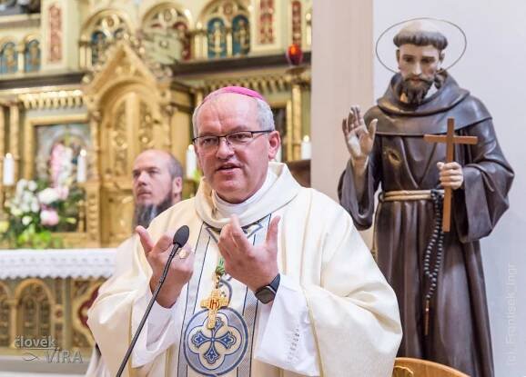 Věřící v Uherském Hradišti oslavili františkánský svátek Porciunkule - Arcibiskupství olomoucké