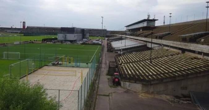 Nikdo nechápal, proč firma kupuje starý stadion doslova za pár drobných. Celému městu však spadla brada z výsledné unikátní přestavby