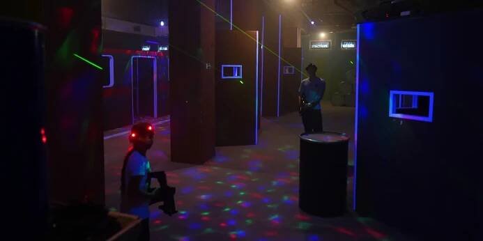 Lasergame: 15min. přestřelka pro 1–8 hráčů