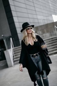 Rag and Bone fedora hat from Rachel Zoe Box of Style Fall 2018 Boho Hat Outfit, Felt Hat Outfit, Black Hat Outfit, Fedora Hat Outfits, How To Wear A Fedora Women, Brimmed Hat Outfit, Outfits With Fedora Hats Black Women, Fedora Hat Outfit Winter, Wide Brim Fedora Outfit
