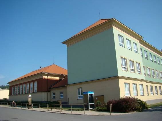 Naše škola v novém kabátku - Oficiální stránky ZŠ MŠ Újezd