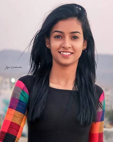vishnu priya biography age