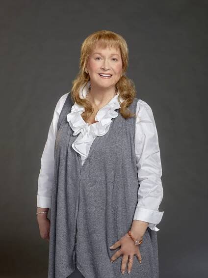 Domov na pobřeží - Série 1 - Promo - Diane Ladd