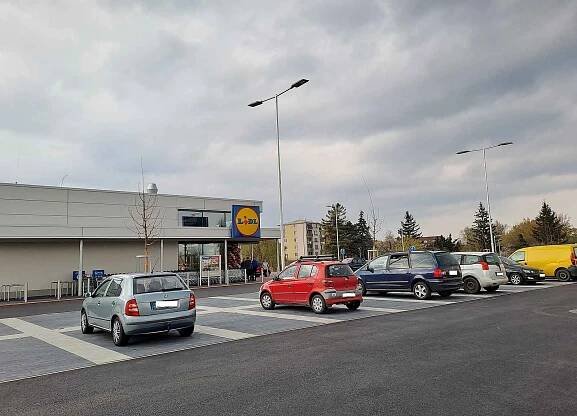 V Židlochovicích ve čtvrtek slavnostně otevřeli novou prodejnu Lidl.