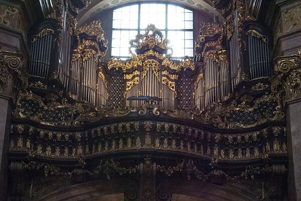Soubor:Organ of St. Peter's Church (2).jpg – Wikipedie