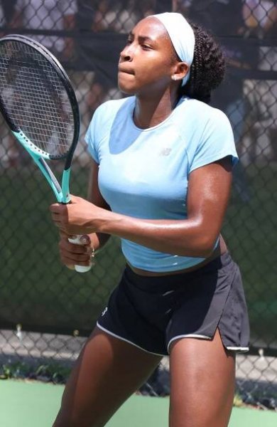 Soubor:Coco Gauff (2023 DC Open) 03 (cropped).jpg – Wikipedie