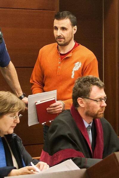 Obviněný Rumun Marius Vasilica Ailieseie při jednání u krajského soudu v Liberci. Muž je obžalován z vraždy čtyřiadvacetileté Ukrajinky.