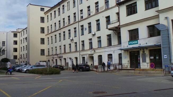 Fakultní nemocnice u Sv. Anny, budova D3 - multioborový pavilon (Nemocniční pavilon, oddělení) • Mapy.com