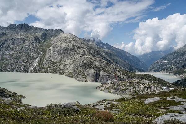 Przełęcz i jezioro Grimsel