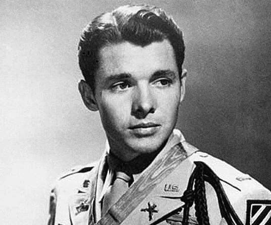 Audie Murphy Biography - Facts, Childhood, Family Life & Achievements