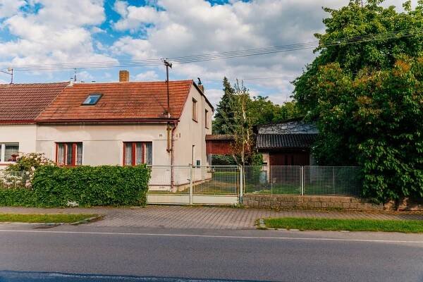 Prostorný dvougenerační dům s krásnou zahradou, dílnou a zahradním domkem Krchleby u Čáslavi