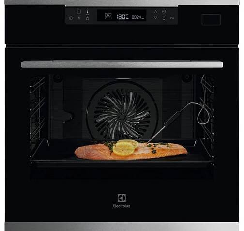 Vestavná parní trouba Electrolux série 800 SteamBoost EOB8S39Z_01